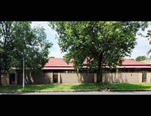 8 BEDROOM HOUSE FOR SALE IN BENONI CENTRAL